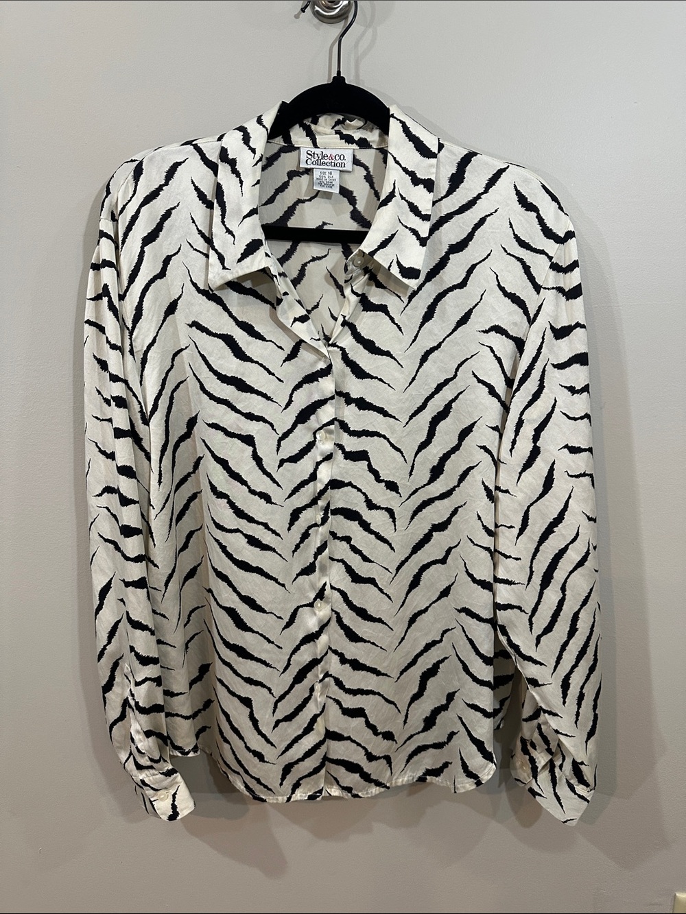 100% Silk Style & Co. Black and White Zebra-Striped Button Down Shirt, Size 16
